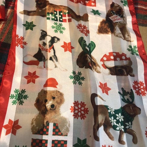 Beautiful Christmas Dog Lover Scarf - Picture 6 of 6
